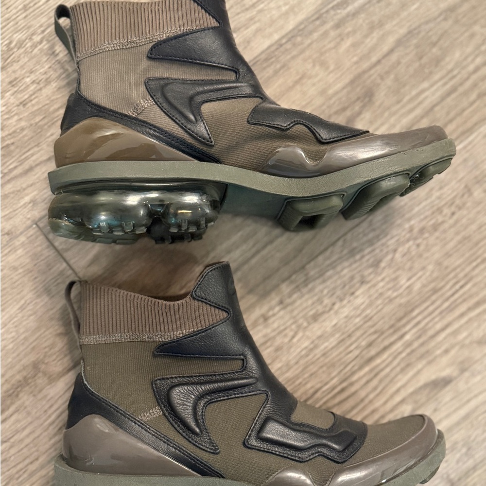 Nike VaporMax Light 2 “Cargo Khaki”